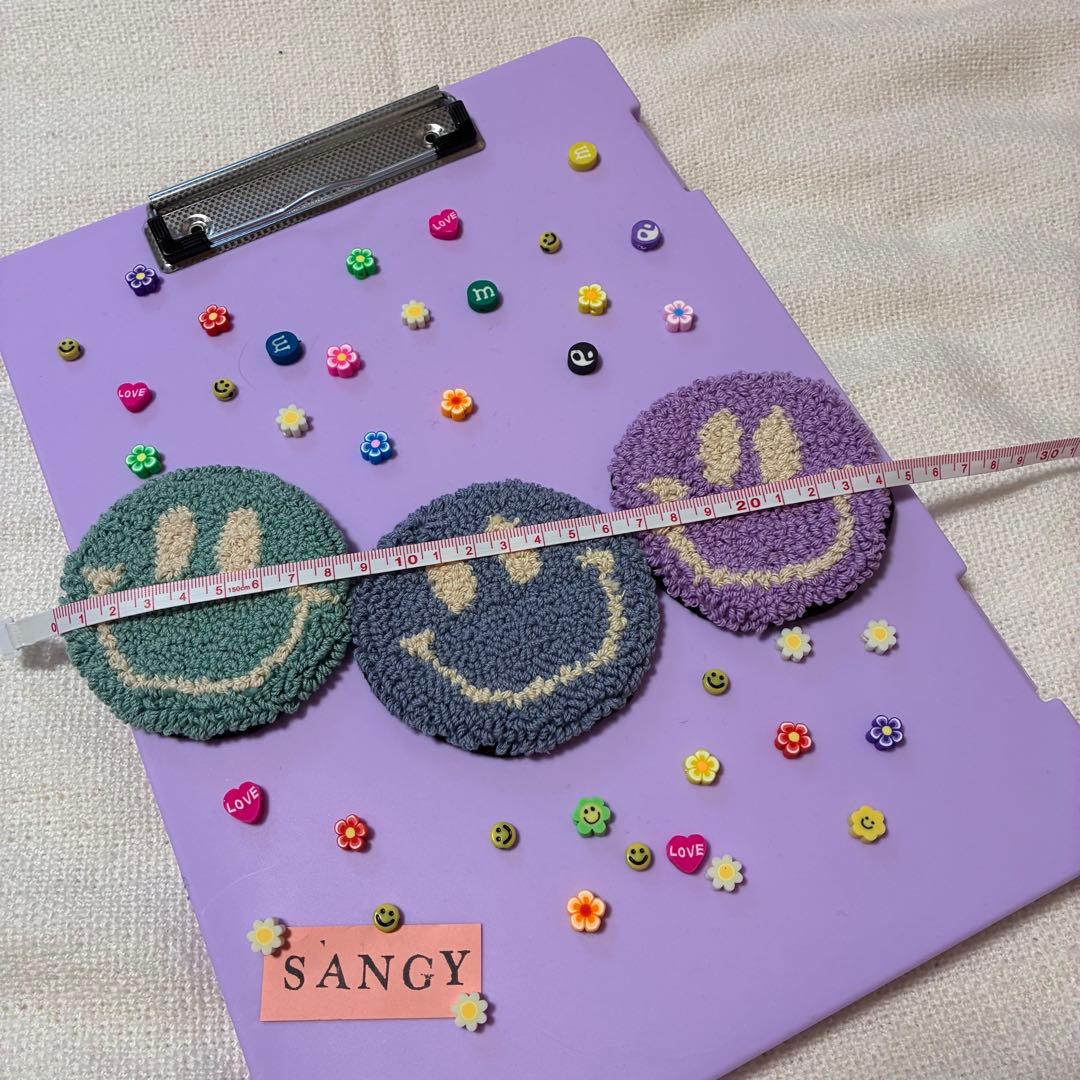 【ハンドメイド】スマイル×3p パンチニードル　ミニラグ　ワッペン　コースター
