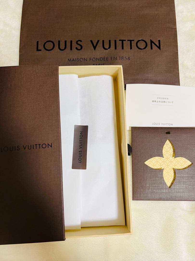 LOUIS VUITTON スカーフ 約20×7センチ