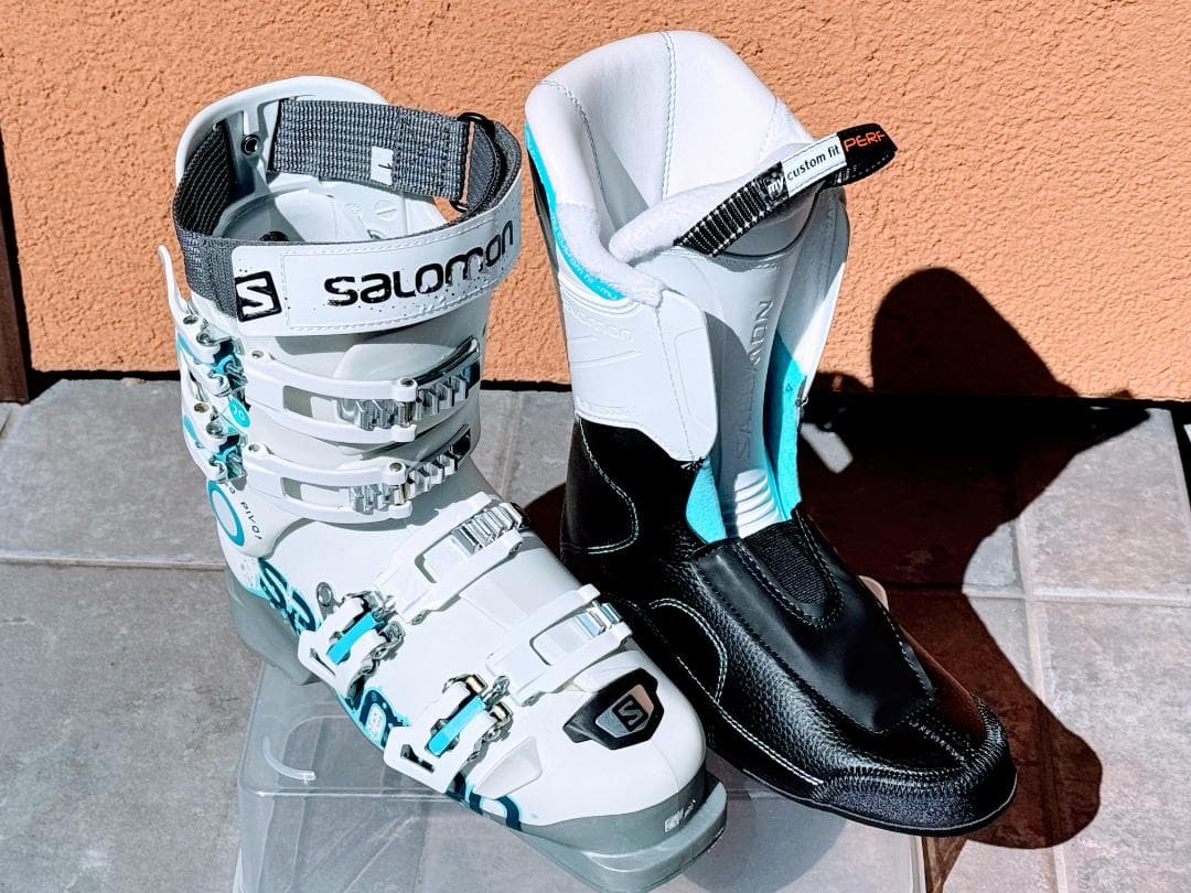新品？SALOMON スキー ブーツ 24上級 用 初級 まで使えるフレックス