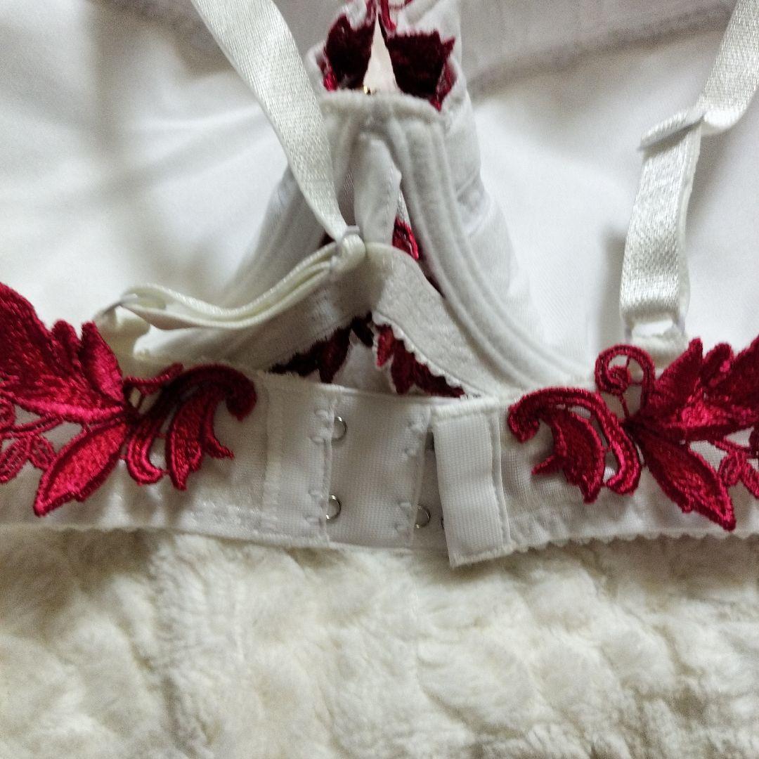 サルート歌舞伎刺繍入りホワイトレッドブラジャーショーツセット即購入◎☆新品未使用