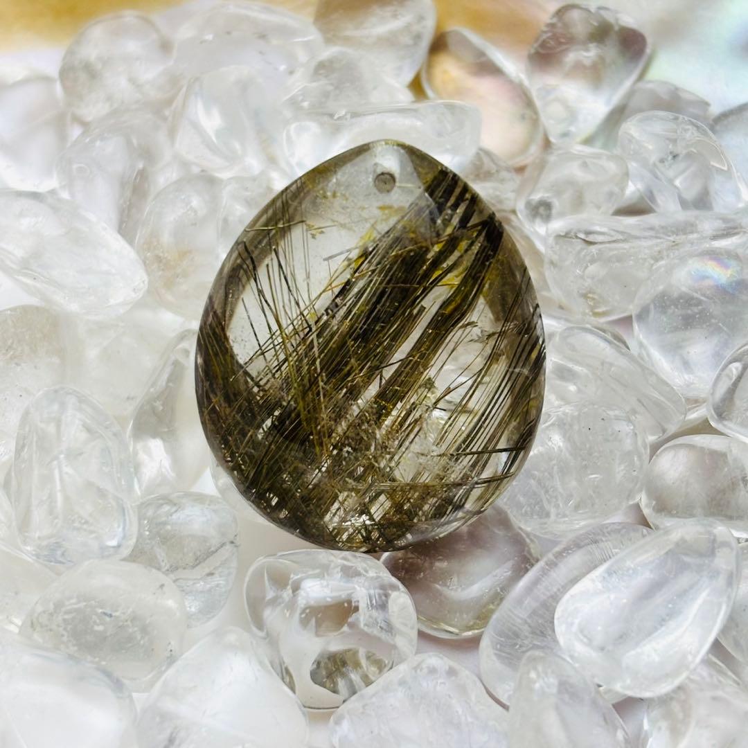 大粒ルチルクォーツ ペアシェイプ　穴あき