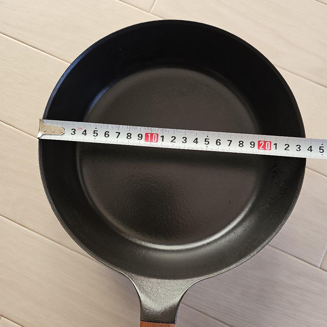 バーミキュラ VERMICULAR鋳鉄製フライパン 24cm木製ハンドル