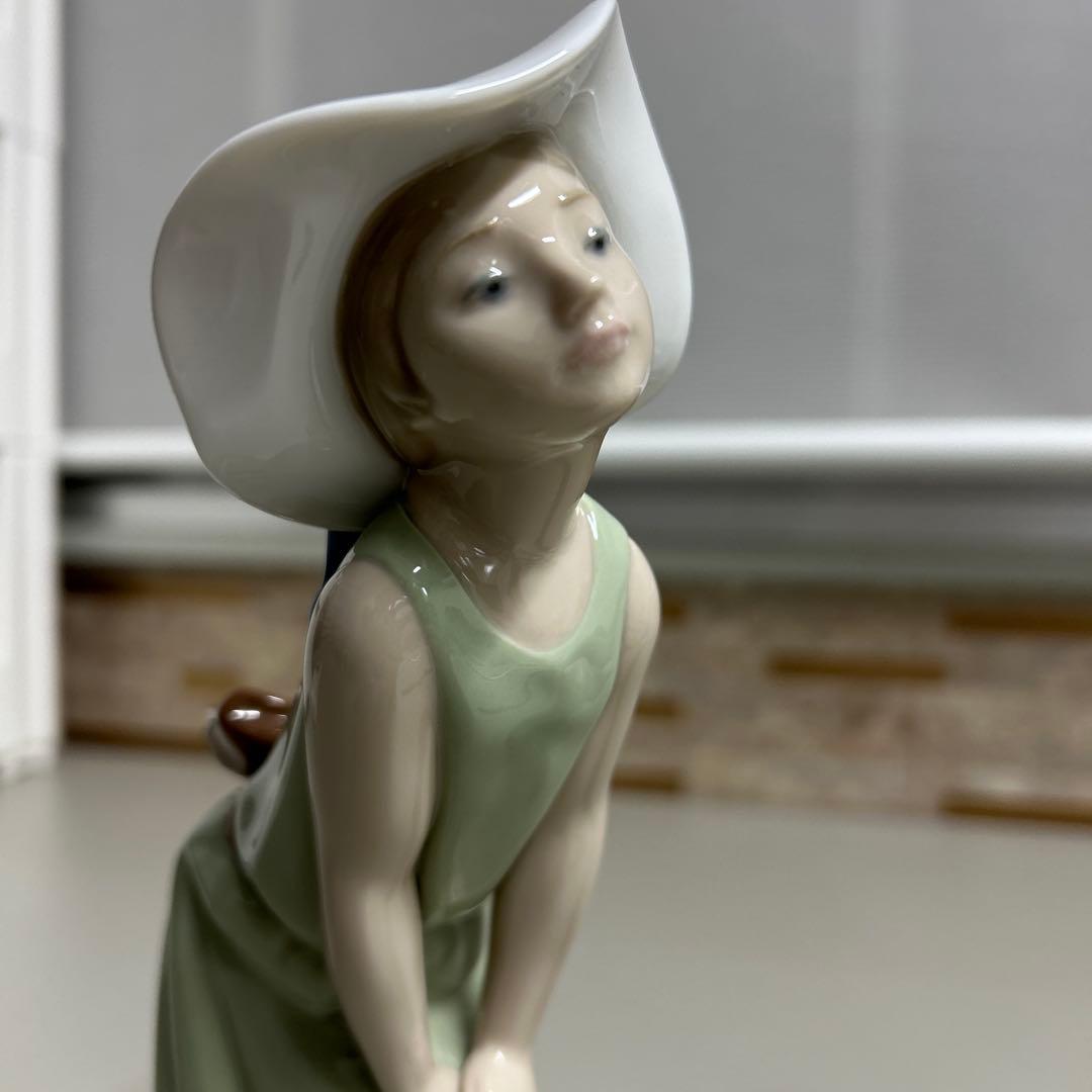 LLADRO リヤドロ 麦わら帽子をかぶった好奇心旺盛な女の子 少女