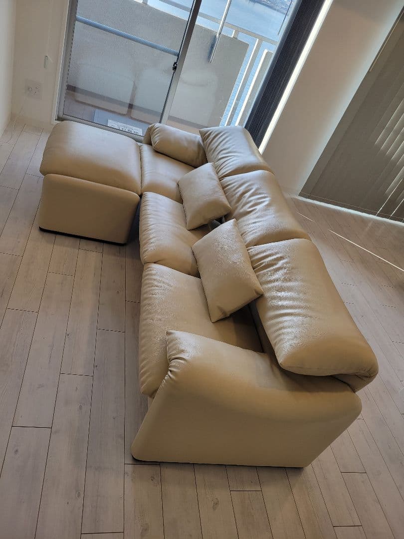 【引越大特価】カッシーナ　マラルンガ　レザーオットマン