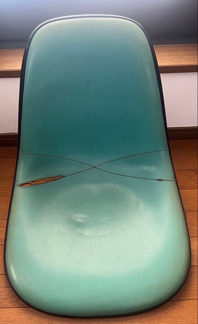 ハーマンミラー イームズ サイドシェル ブルー シェルのみ(張り替え素材)その1