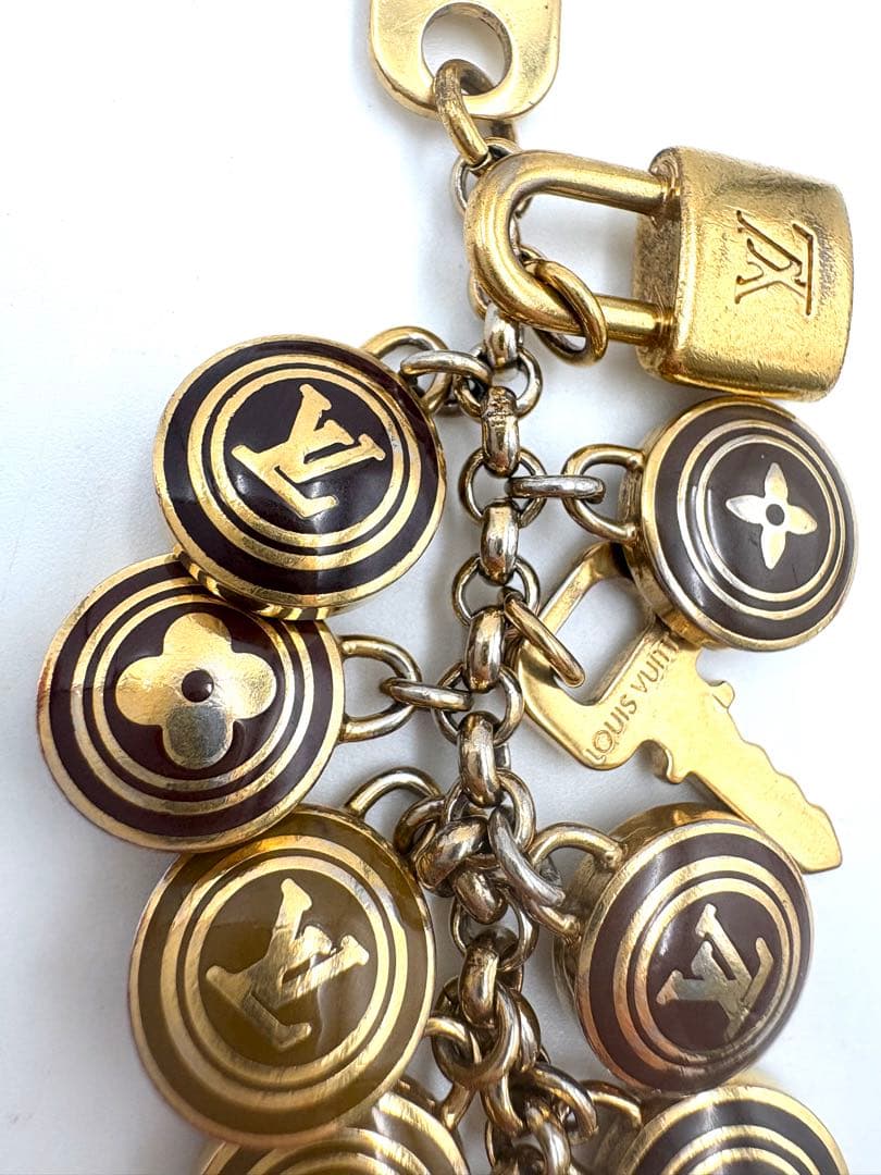 ルイヴィトン ポルトクレ バスティーユ キーリング チャーム キーホルダー