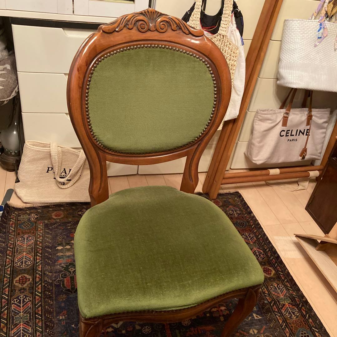 イタリア製ネコ脚チェア　クラシカル