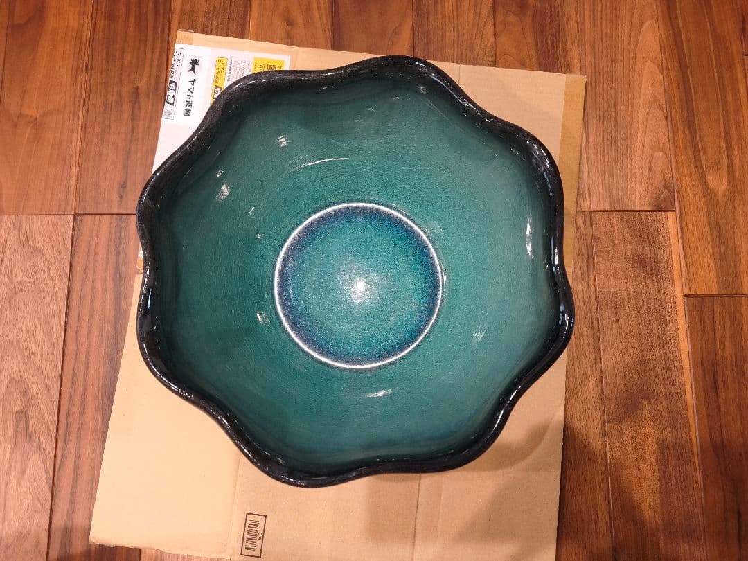 信楽焼　黒刷毛目ブルー釉水鉢　メダカ