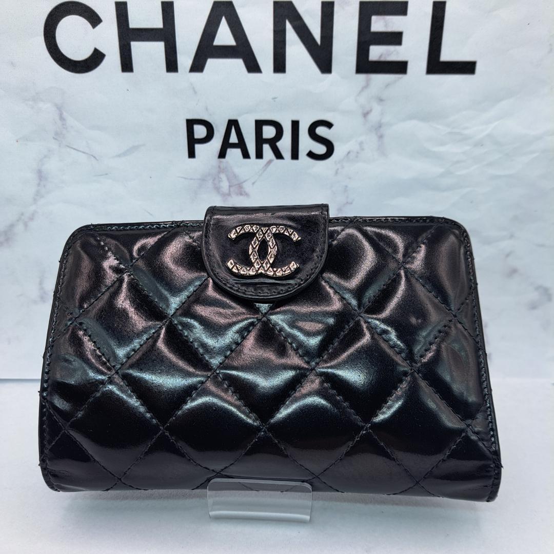 CHANEL　マトラッセ　ブラック 　エナメル　二つ折り財布　財布