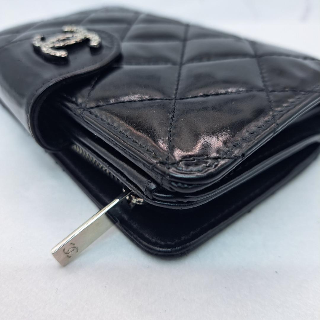 CHANEL　マトラッセ　ブラック 　エナメル　二つ折り財布　財布