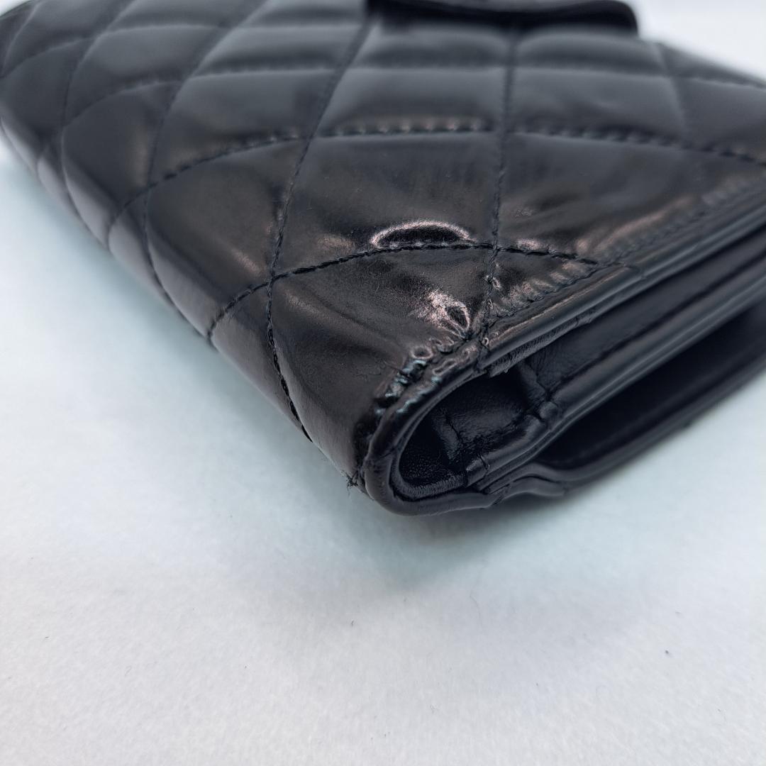 CHANEL　マトラッセ　ブラック 　エナメル　二つ折り財布　財布