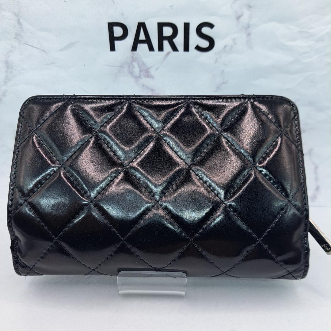 CHANEL　マトラッセ　ブラック 　エナメル　二つ折り財布　財布