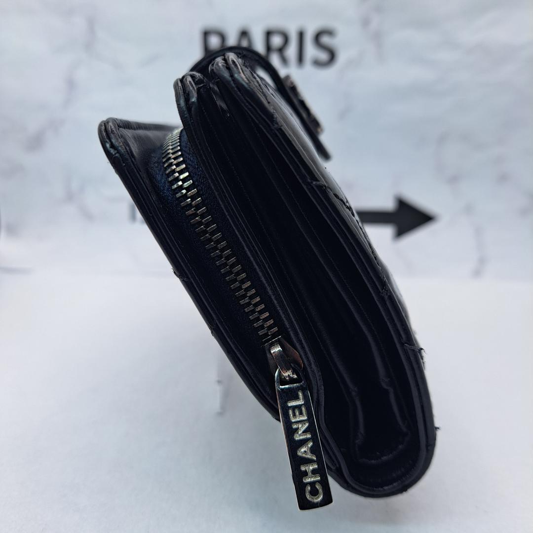 CHANEL　マトラッセ　ブラック 　エナメル　二つ折り財布　財布