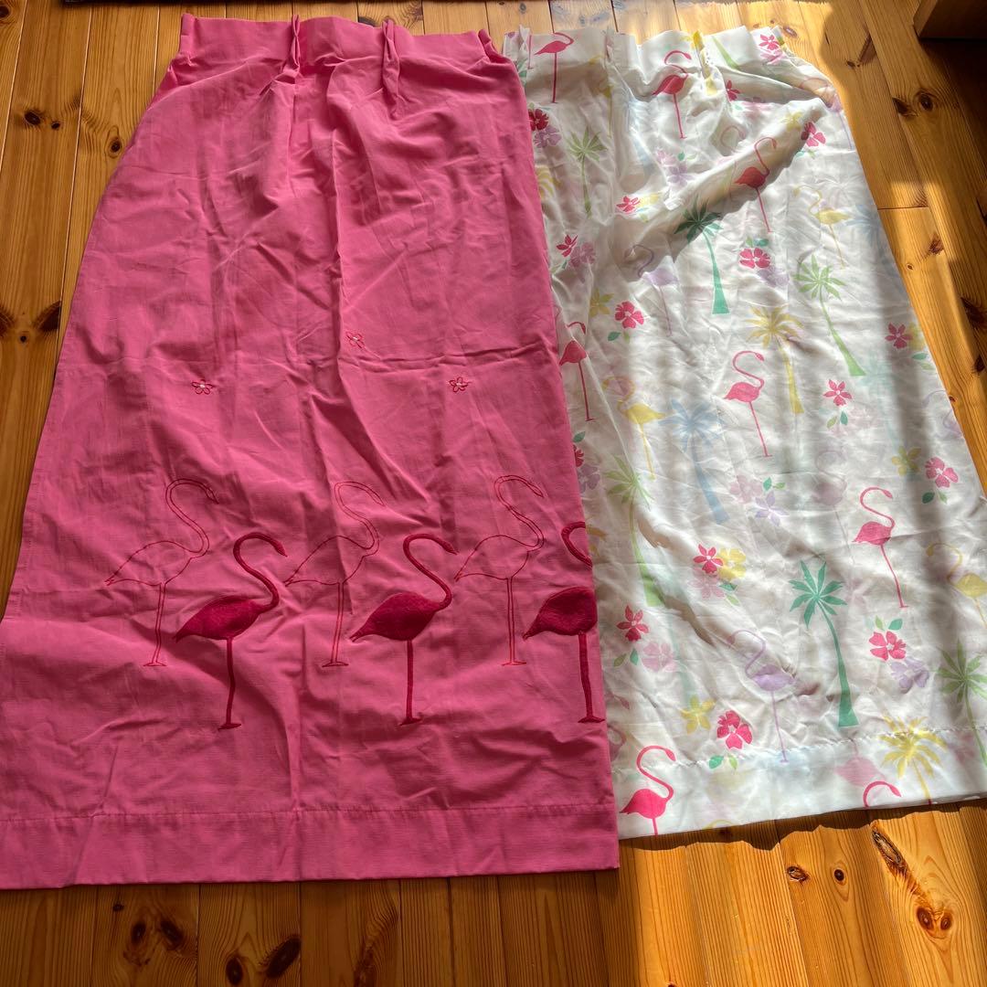 平成レトロ　フラミンゴ刺繍カーテンとレースカーテンのセット