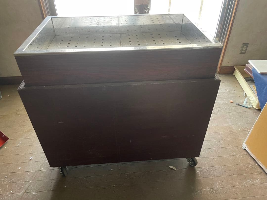 引き取りのみ対応　サービスワゴン　氷使用に最適