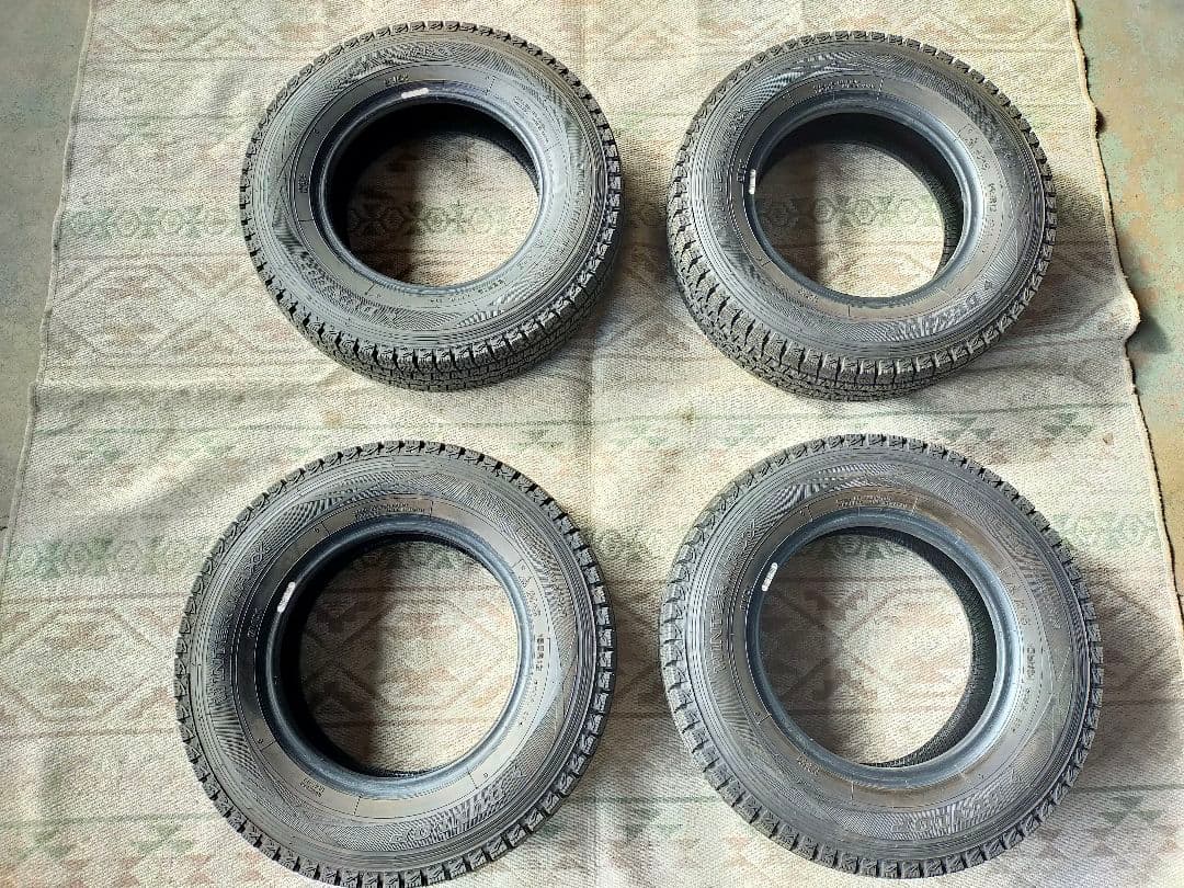 トラック用　スタッドレス　155R12　　8PR 2022年製　4本　山あり