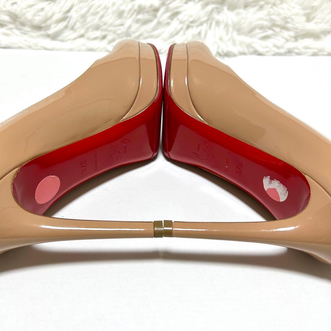 美品 クリスチャンルブタン エナメル ラウンドトゥ ベージュ パンプス 37.5