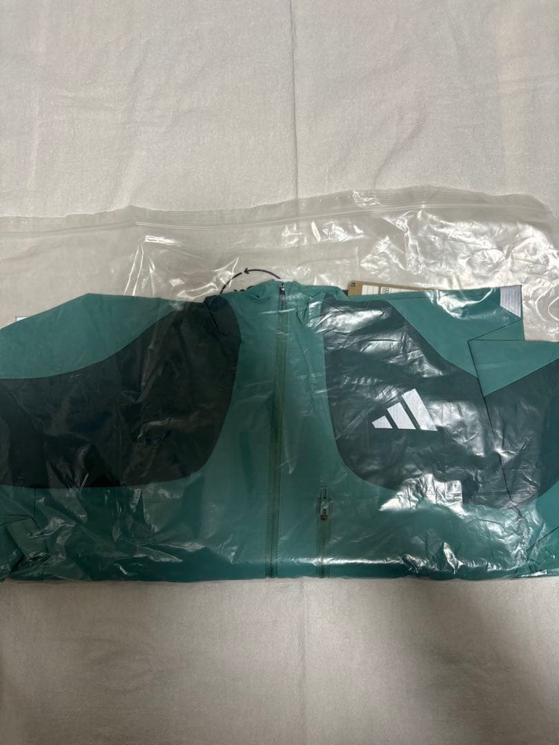 【新品・未使用】adidas アディゼロ　駅伝　ランニング　ジャケット