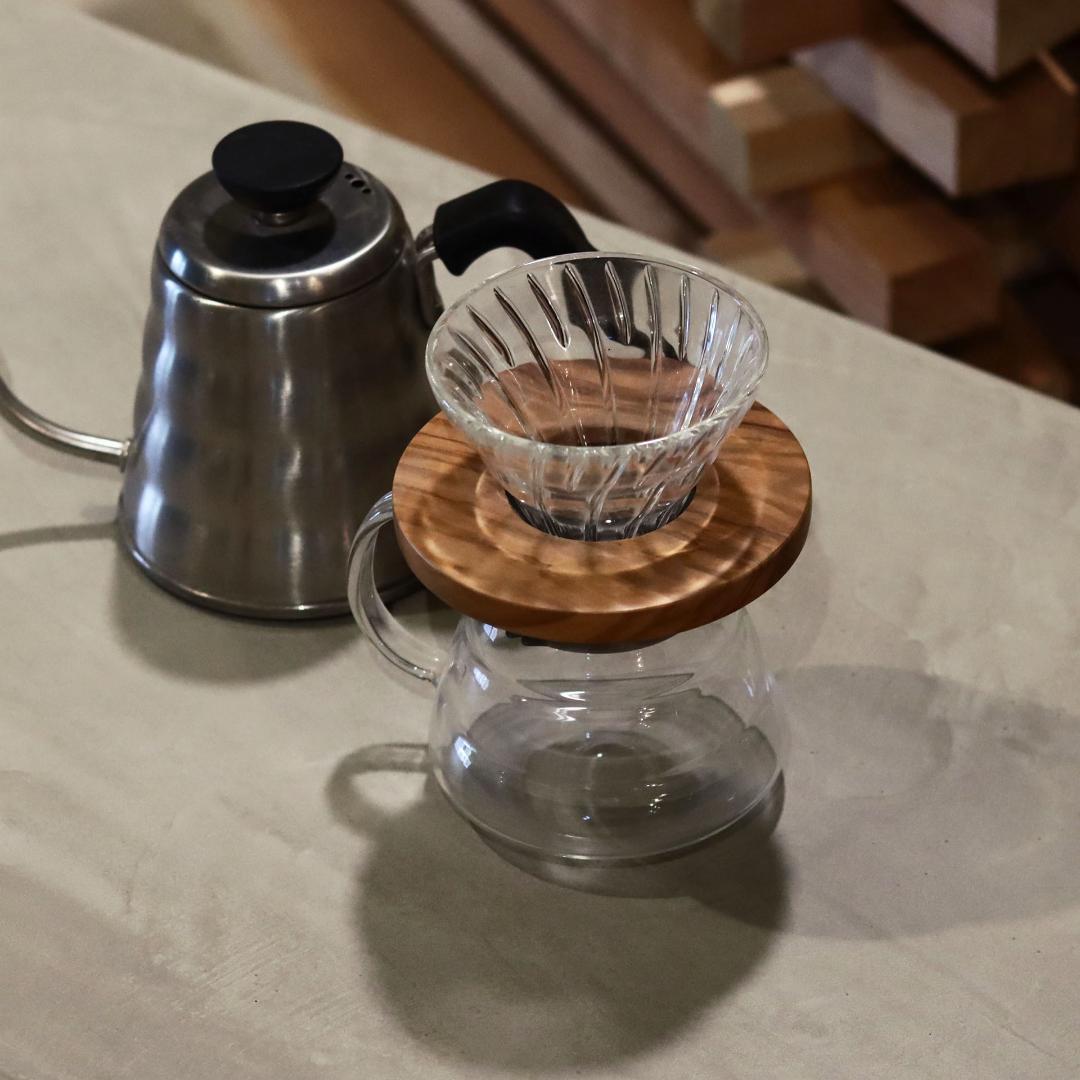 センターテーブル｜ライトグレー｜四角脚｜薄塗りモルタル｜ダイニングテーブル