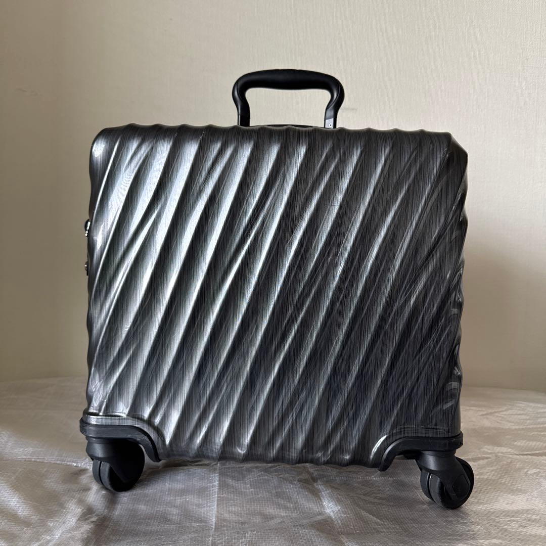 TUMI / トゥミ 19 Degree コンパクトキャリーオン