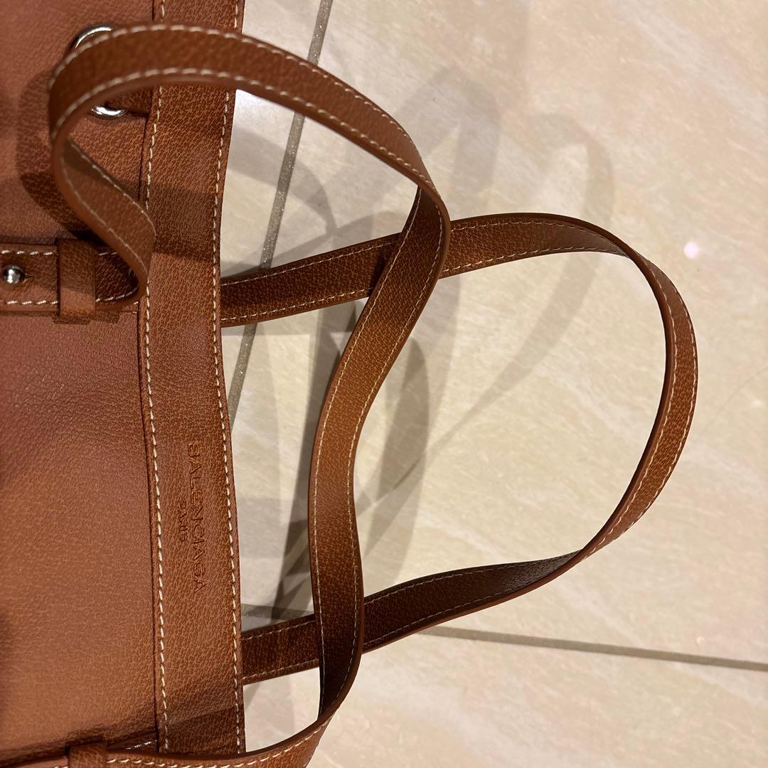 バレンシアガバッグ