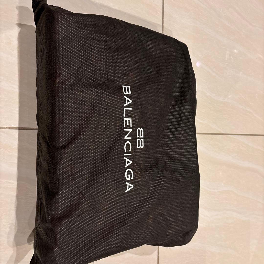 バレンシアガバッグ