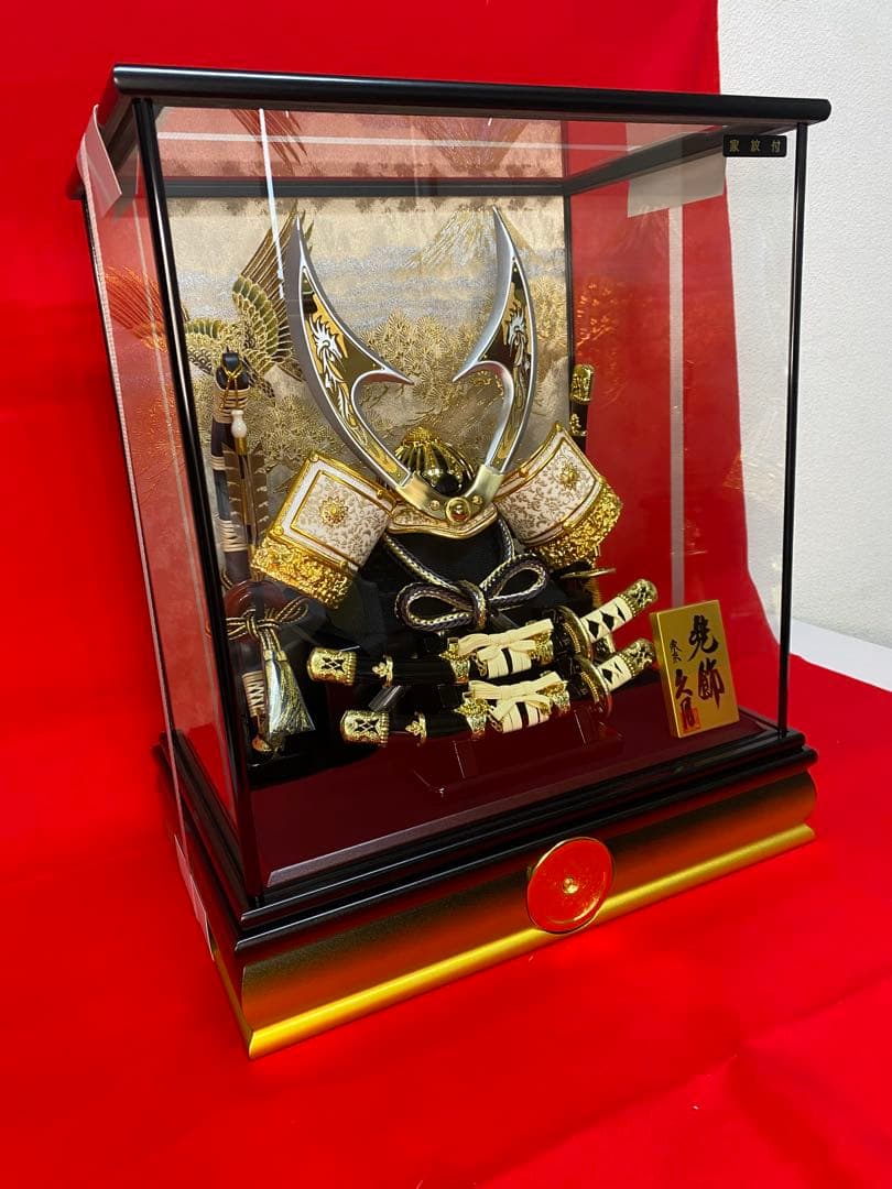 東京久月　五月人形　家紋付き兜飾り　ガラスケース入　１２号