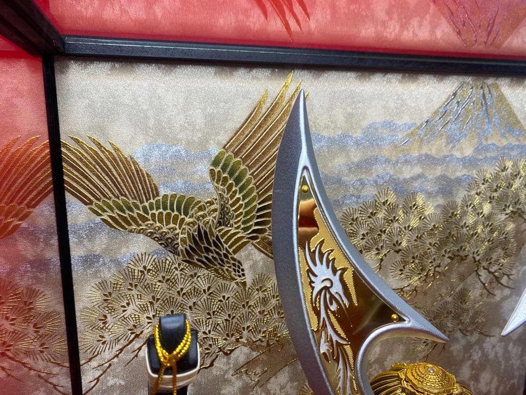 東京久月　五月人形　家紋付き兜飾り　ガラスケース入　１２号