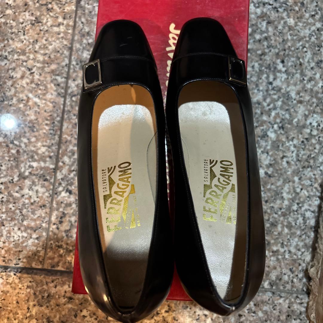 Ferragamo フェラガモ パンプス 黒 レザー ガンチーニ 6D 未使用
