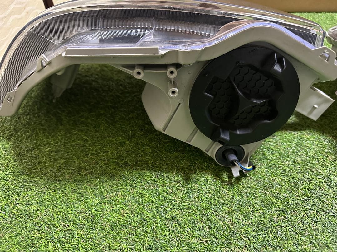 ハイエースバレンティヘッドライト