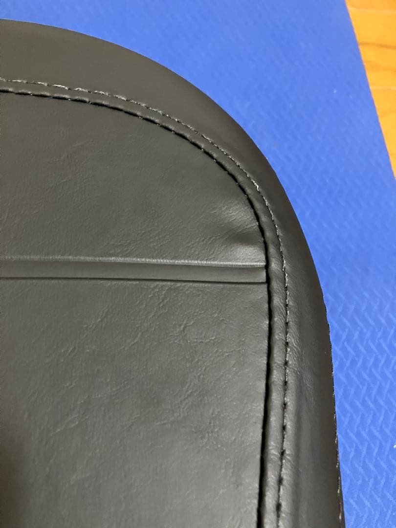 ハーレー　M8 ソフテイル　純正　シート　サンダウナー　ベルト付　美品