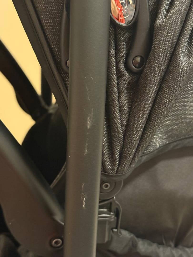 ラクーナクッションフリープラス　aprica ベビーカー