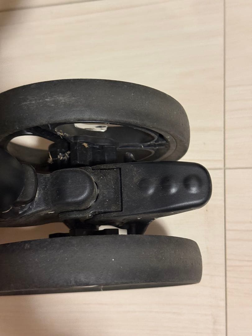 ラクーナクッションフリープラス　aprica ベビーカー