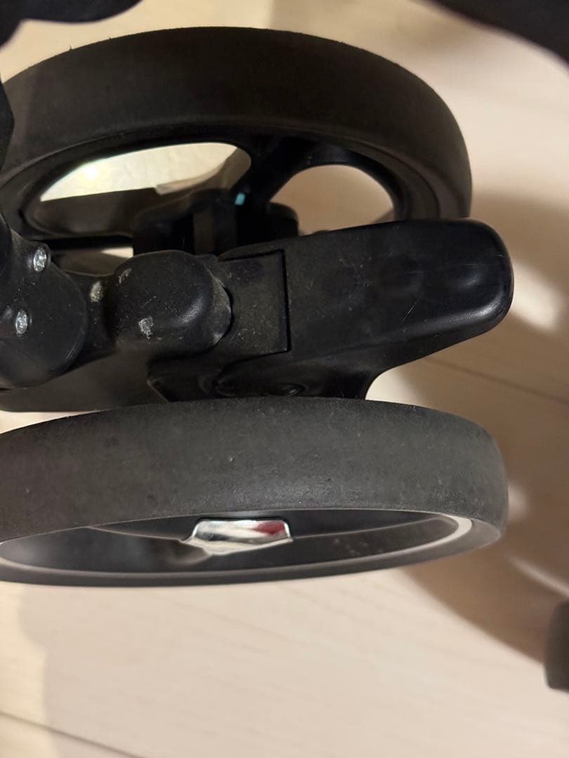 ラクーナクッションフリープラス　aprica ベビーカー