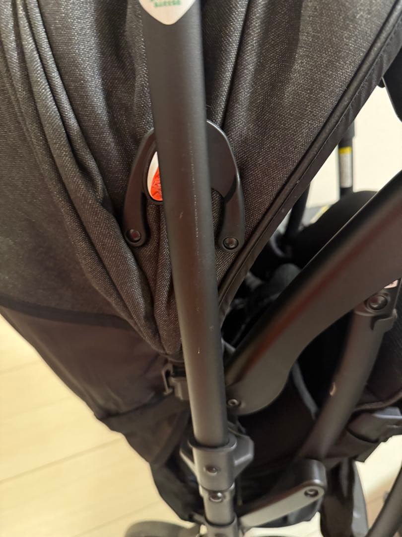 ラクーナクッションフリープラス　aprica ベビーカー