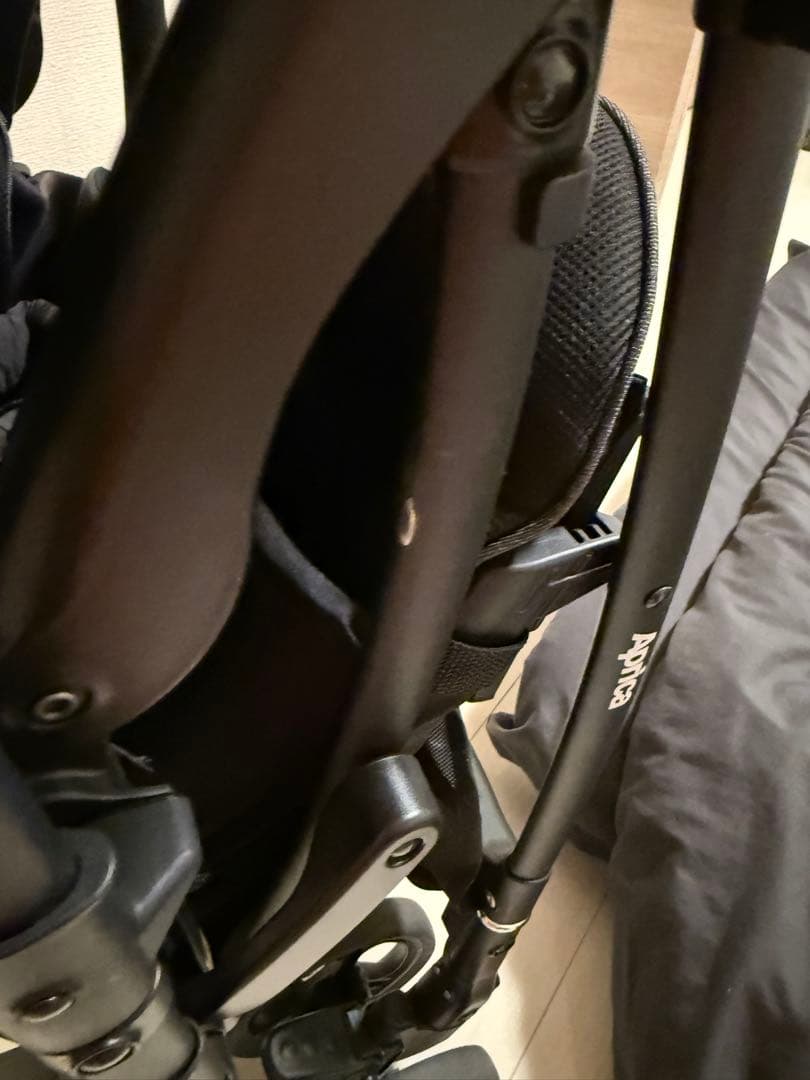 ラクーナクッションフリープラス　aprica ベビーカー