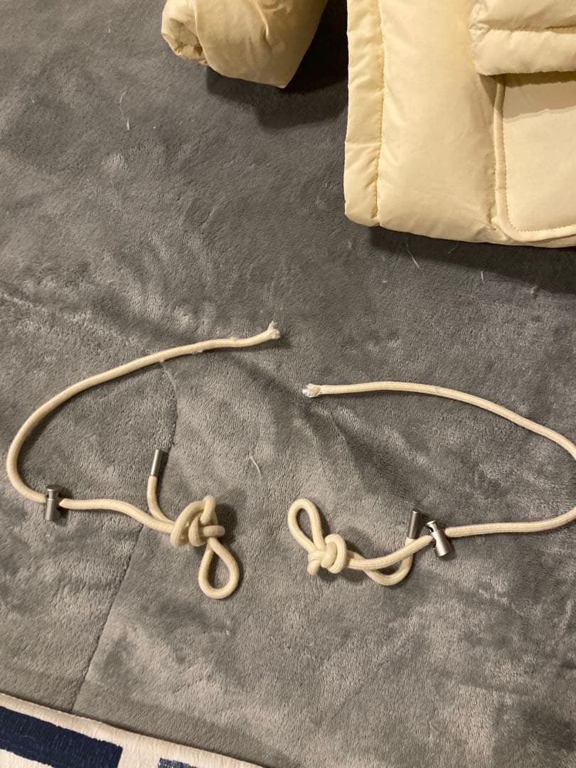 訳あり　ETMON クリーム色 ダウンジャケット