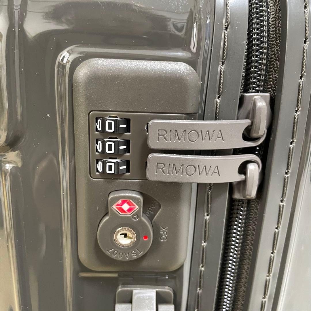 希少✨正規品未使用級リモワ✨Essential 機内持ち込みスーツケース36L