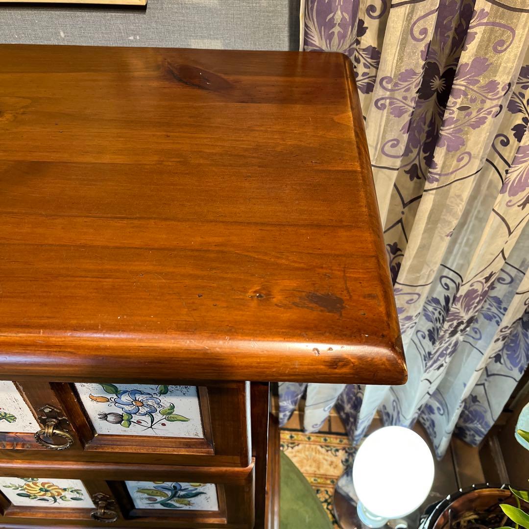 スパニッシュ　アンティーク　バレンシア　タイルチェスト　４段引き出し