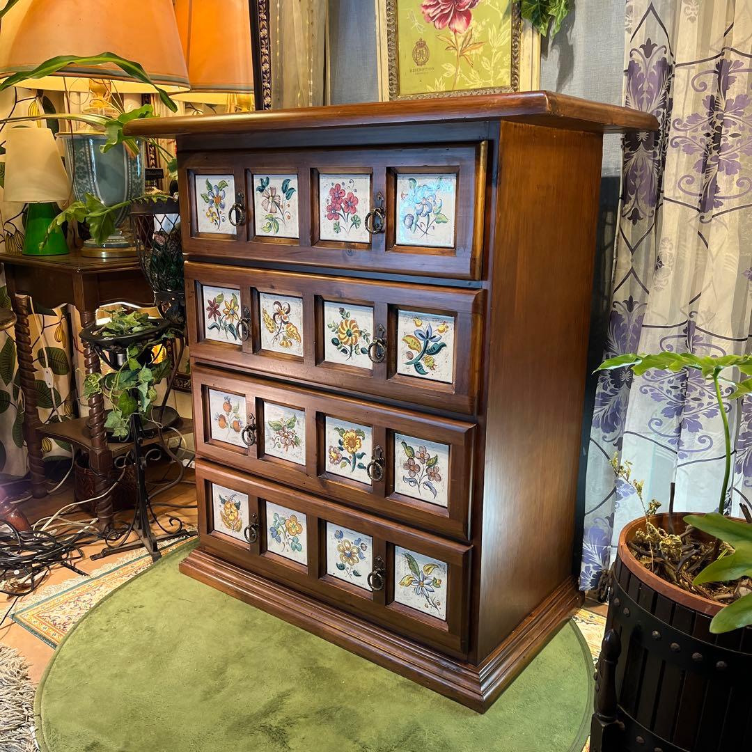 スパニッシュ　アンティーク　バレンシア　タイルチェスト　４段引き出し