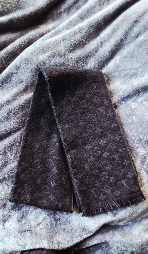 Louis Vuitton 黒 マフラー ウール100%