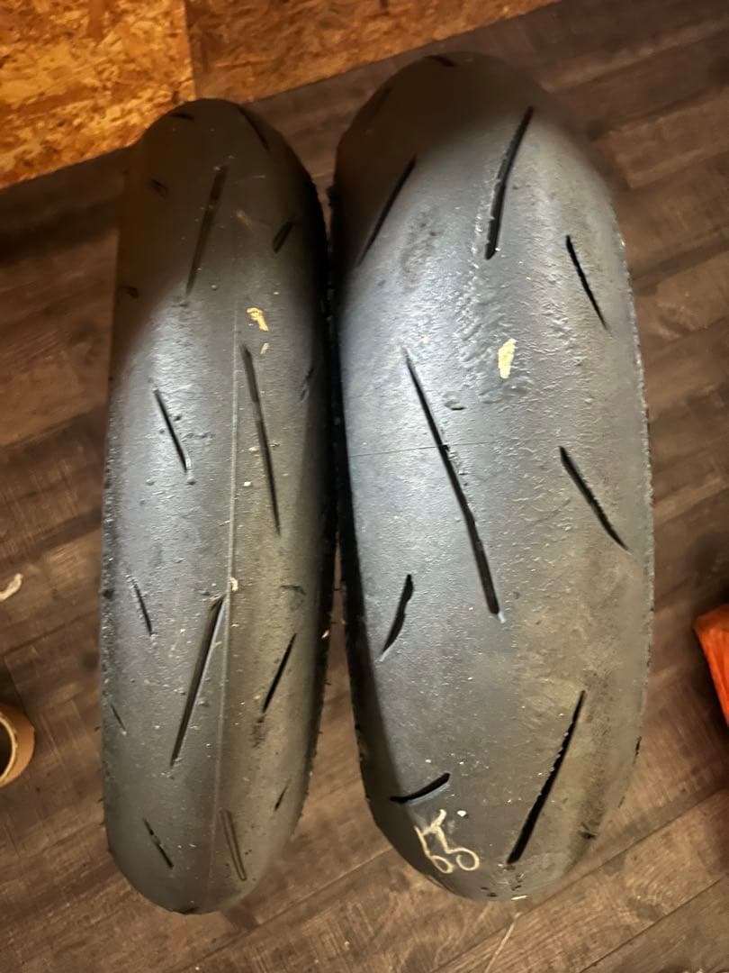 送料込みDUNLOP α13SP 中古　前後セット8