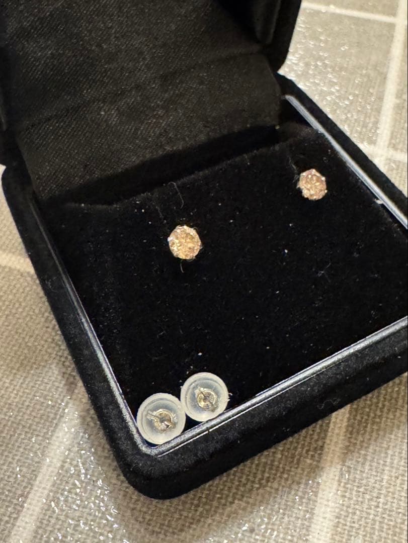 櫻*5様 PT900 天然ダイヤモンド シャンパンカラー ピアス計０.５カラット