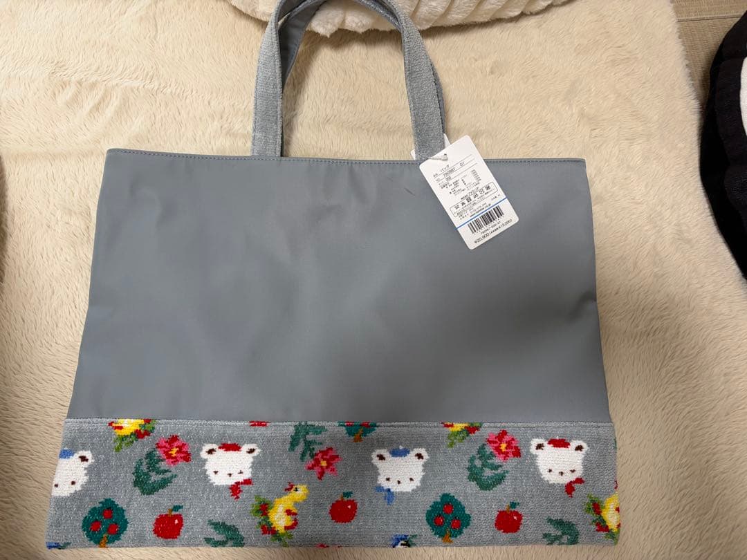 フェイラー　ファミリア　トートバッグ〈FEILER × familiar〉