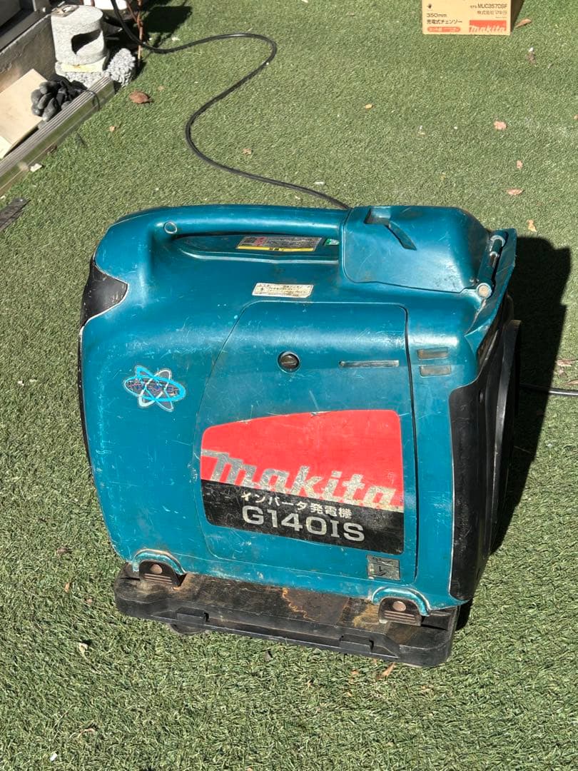 ⭐︎静音タイプ⭐︎ マキタ インバーター発電機 G140IS