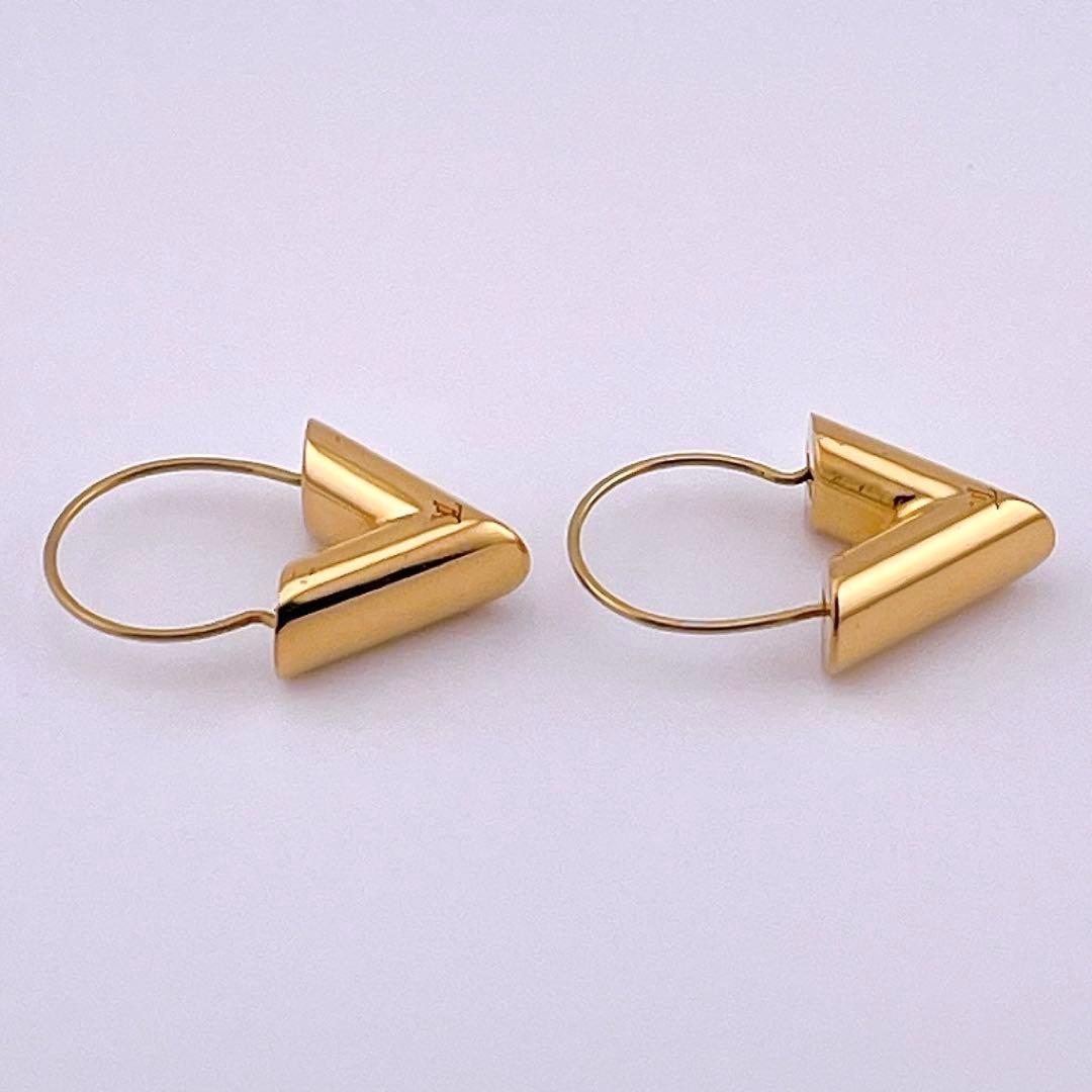 ★ルイヴィトン★ ピアス M61088 Vロゴ エセンシャルV ゴールド フープ