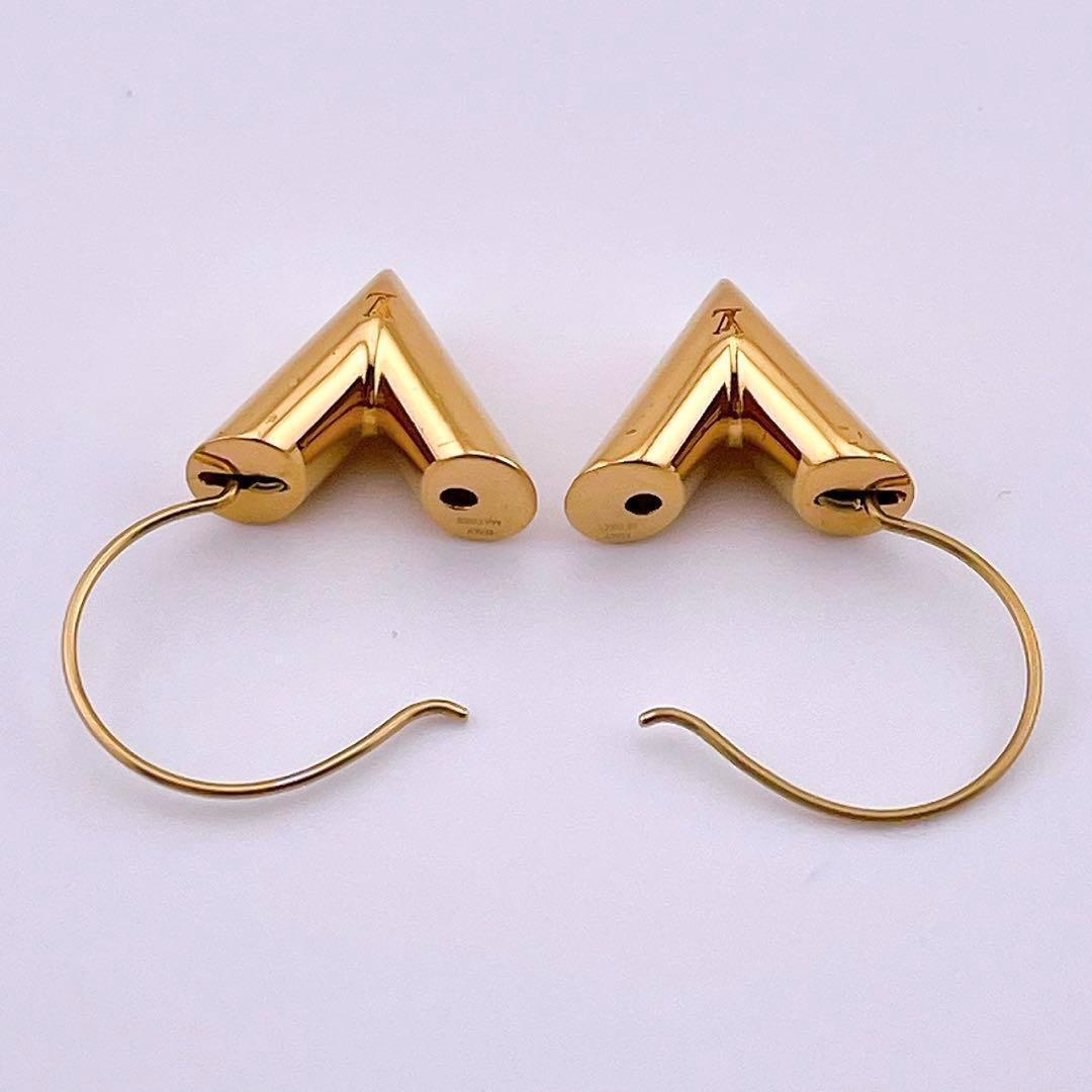 ★ルイヴィトン★ ピアス M61088 Vロゴ エセンシャルV ゴールド フープ