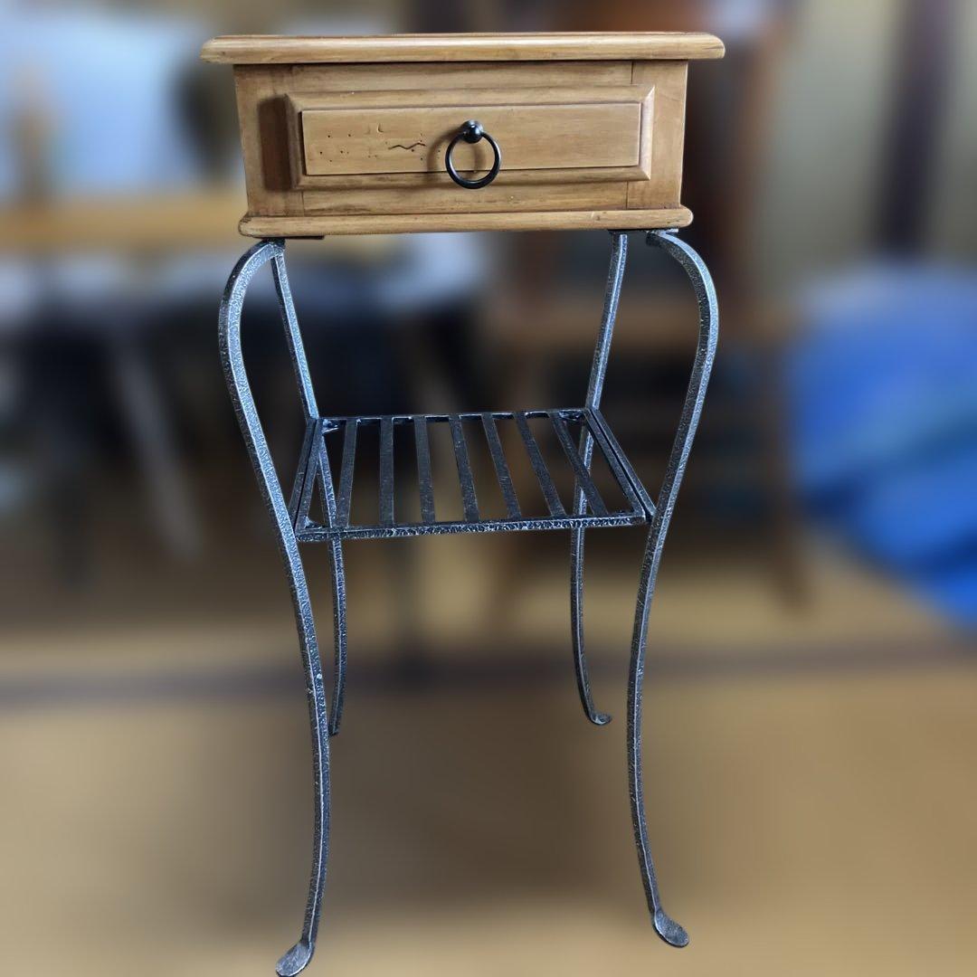 アンティークサイドテーブル