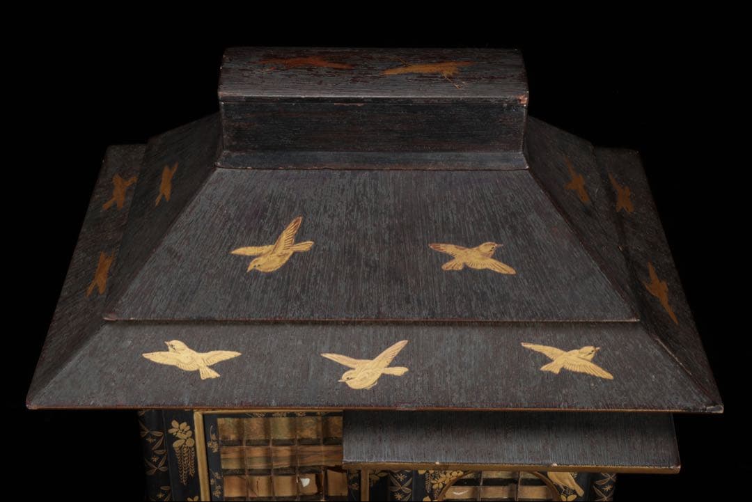 【佐藤製造】家型 御殿型 蒔絵 金蒔絵 漆塗 香箱 御香棚 香道具 茶弁当 骨董