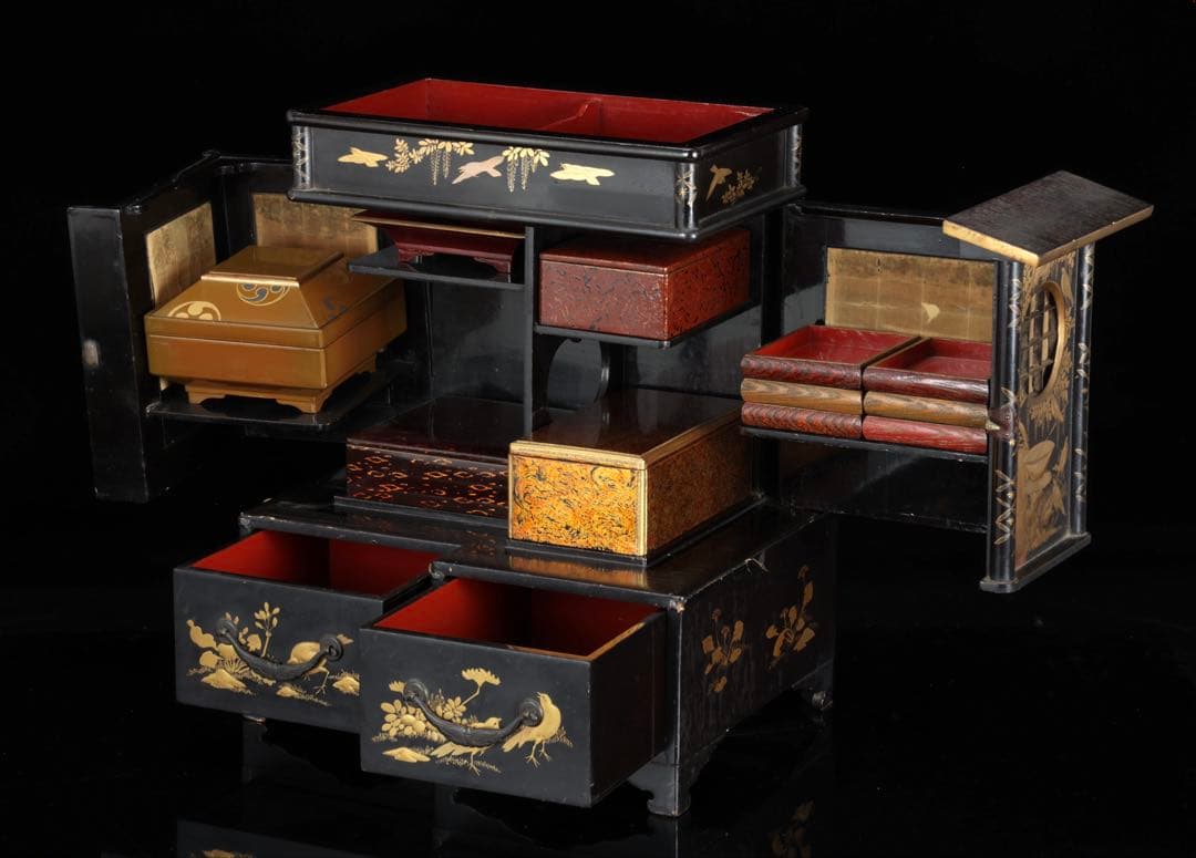 【佐藤製造】家型 御殿型 蒔絵 金蒔絵 漆塗 香箱 御香棚 香道具 茶弁当 骨董